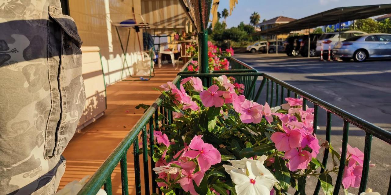 マスカリSea Garden, Fronte Mare Con Piscinaアパートメント エクステリア 写真
