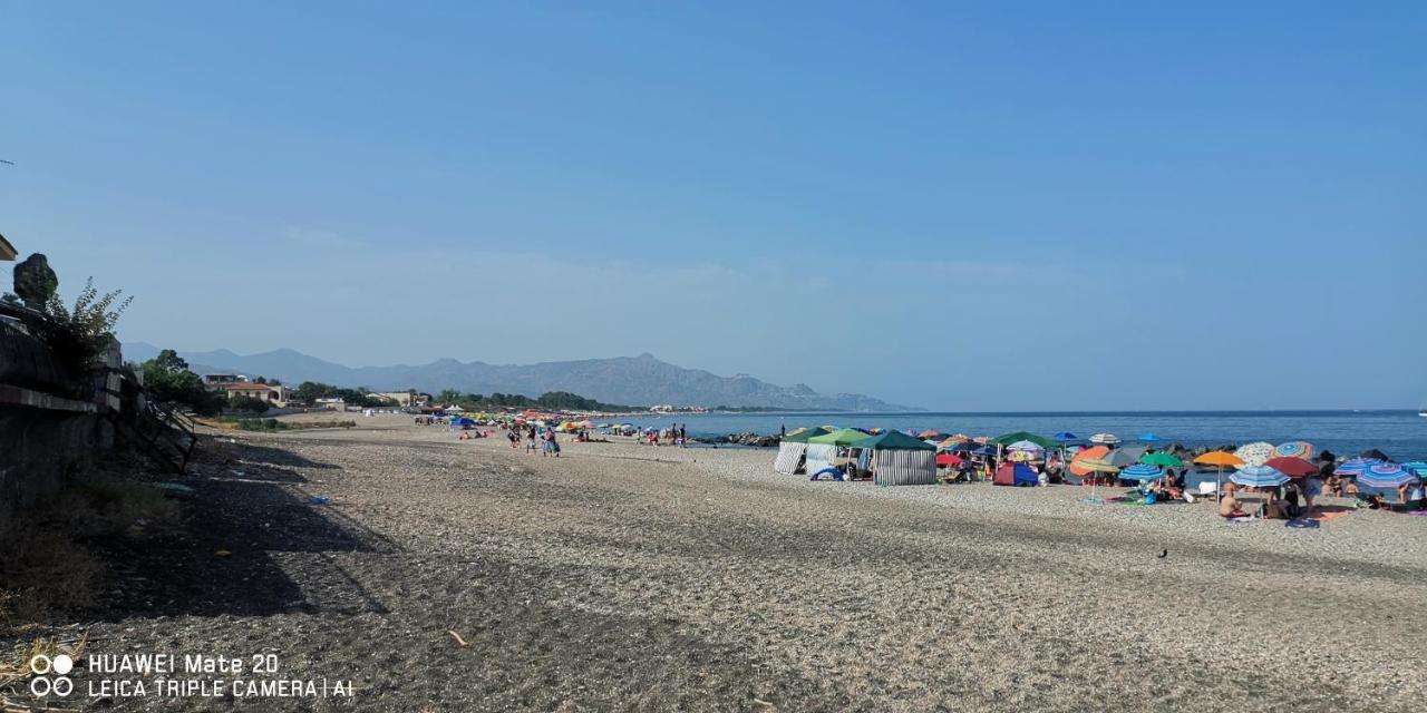 マスカリSea Garden, Fronte Mare Con Piscinaアパートメント エクステリア 写真