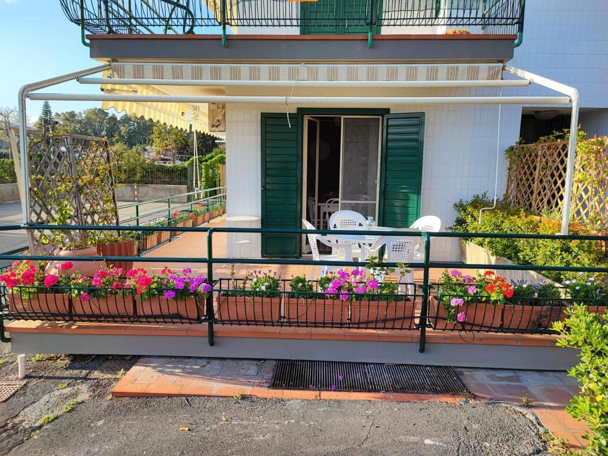 マスカリSea Garden, Fronte Mare Con Piscinaアパートメント エクステリア 写真
