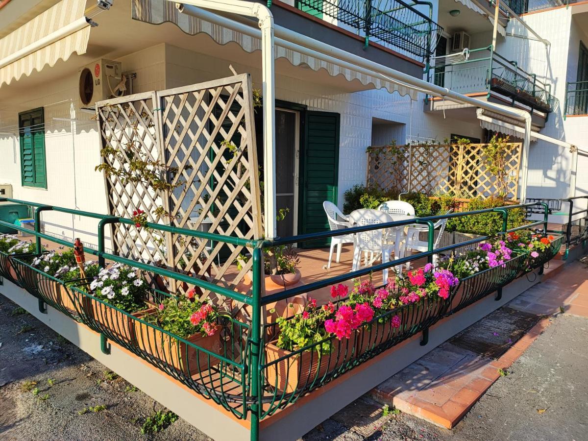 マスカリSea Garden, Fronte Mare Con Piscinaアパートメント エクステリア 写真