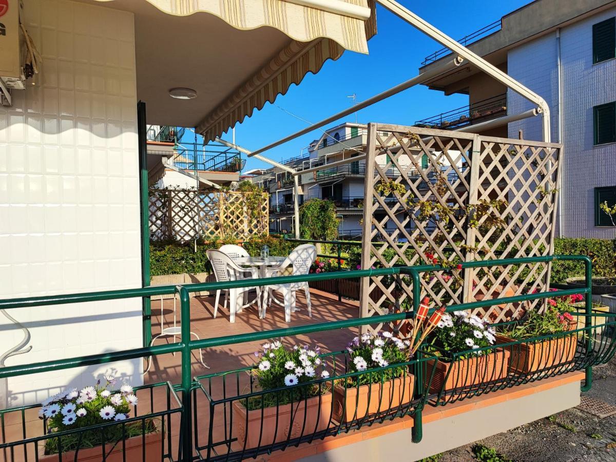 マスカリSea Garden, Fronte Mare Con Piscinaアパートメント エクステリア 写真